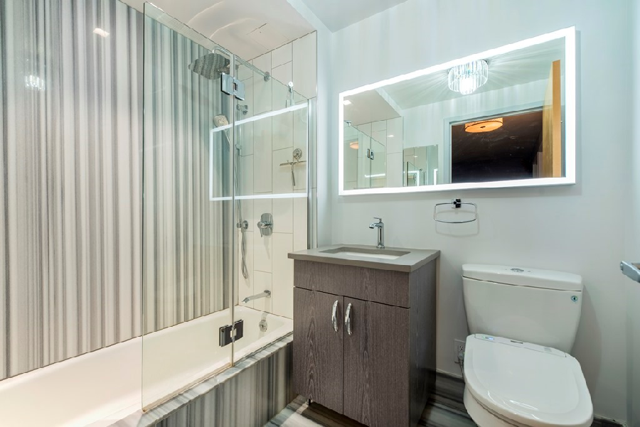 WHAT ARE SOME OF THE THINGS YOU SHOULD KEEP IN MIND WHEN CONSIDERING A BATHROOM RENOVATION COMPANY?