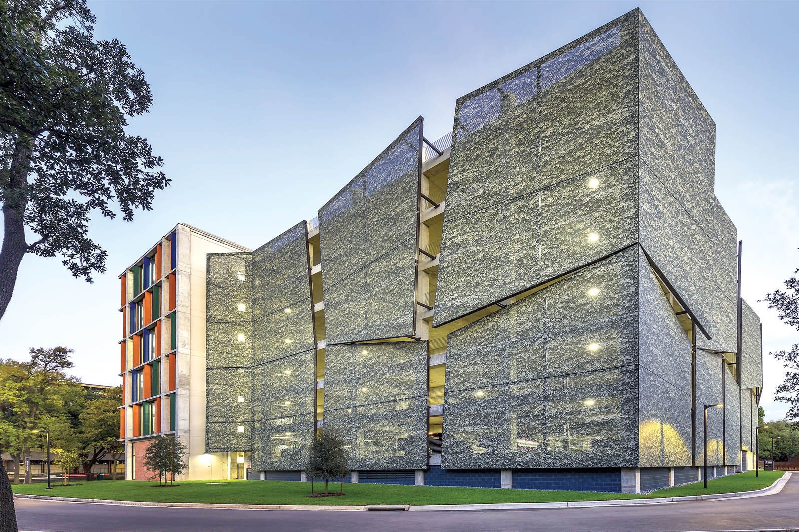 Different Types of Facades That Gives New Outlooks to Buildings in Singapore