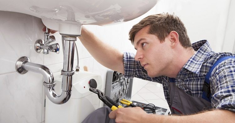 5 Tips for Dealing with a Plumbing Emergency