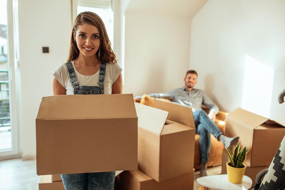 Benefits of Using Rental Moving Boxes Instead of Cardboard Boxes in Quebec 