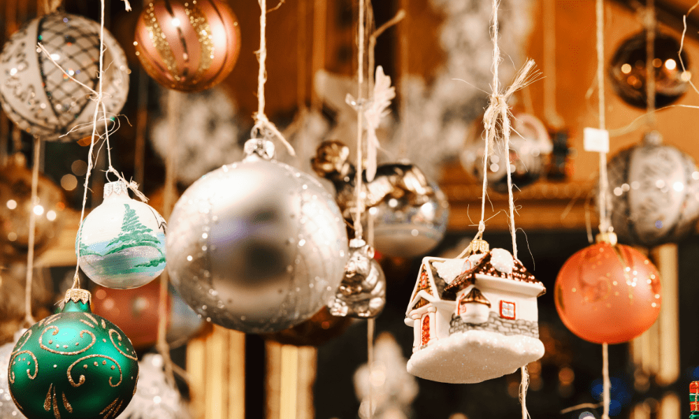 Simple Ways To Build A Holiday Ornament Collection